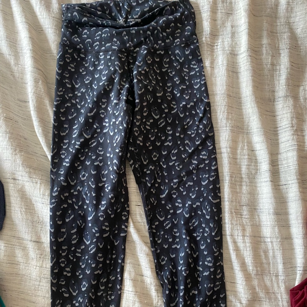 Old navy blue leopard print leggings